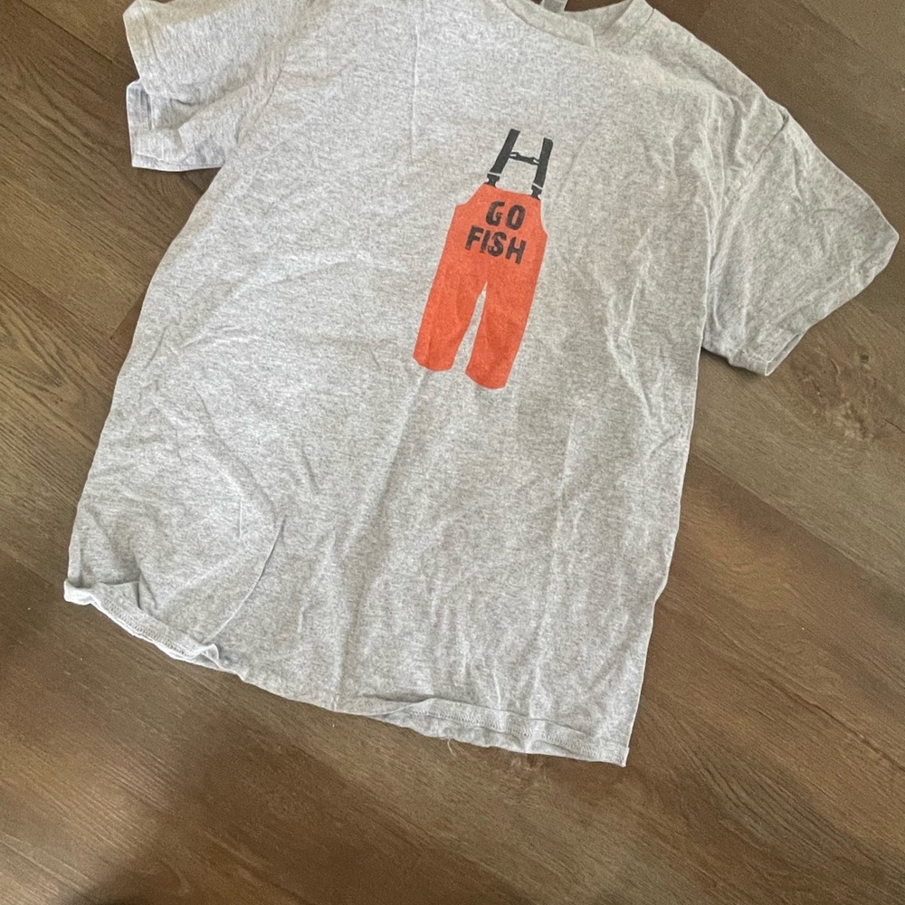 Gray 'Go Fish' Graphic Tee with Orange Waders